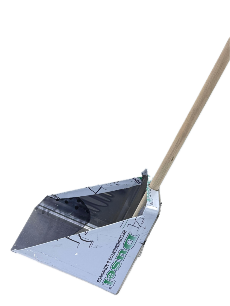 Fondo de recogedor aluminio eliminado